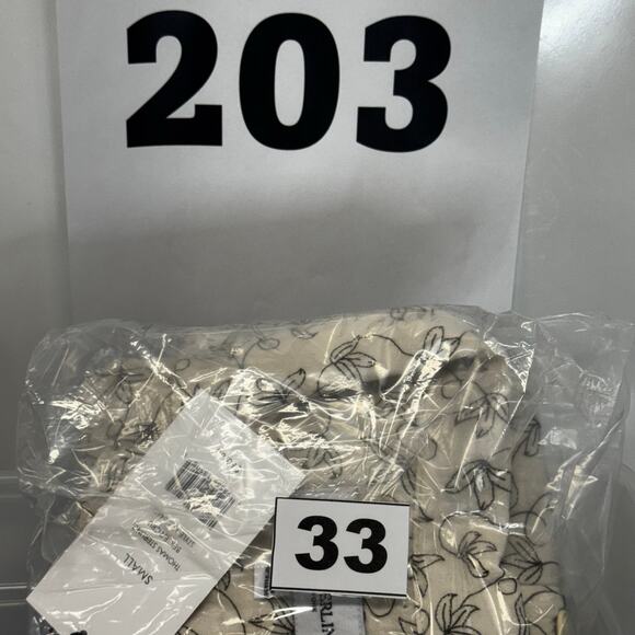 Thomas Sterling Men's Cotton Short Sleeve Button Up Shirt Size Small Beige - Picture 8 of 8